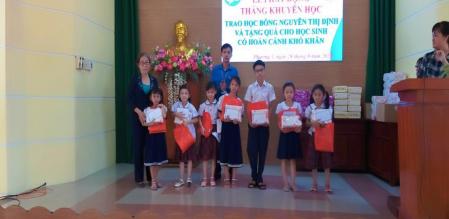 PHƯỜNG 1 TỔ CHỨC LỄ PHÁT ĐỘNG THÁNG KHUYẾN HỌC VÀ TẶNG QUÀ CHO HỌC SINH CÓ HOÀN CẢNH KHÓ KHĂN. PHƯỜNG 1 TỔ CHỨC LỄ PHÁT ĐỘNG THÁNG KHUYẾN HỌC VÀ TẶNG QUÀ CHO HỌC SINH CÓ HOÀN CẢNH KHÓ KHĂN.
