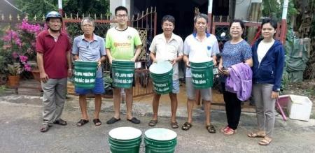 Hội Liên hiệp Phụ nữ phường 1 tiếp tục thực hiện mô hình "Thùng rác gia đình" năm 2020 Hội Liên hiệp Phụ nữ phường 1 tiếp tục thực hiện mô hình "Thùng rác gia đình" năm 2020