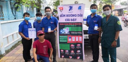 Phường 1: Tuyên truyền hướng dẫn cài đặt, sử dụng Bluezone cho người dân và triển khai "Cẩm nang thông tin Phường 1" Phường 1: Tuyên truyền hướng dẫn cài đặt, sử dụng Bluezone cho người dân và triển khai "Cẩm nang thông tin Phường 1"