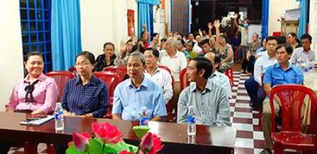 Cử tri tín nhiệm giới thiệu bà Nguyễn Thị Kim Tuyến ứng cử đại biểu HĐND tỉnh