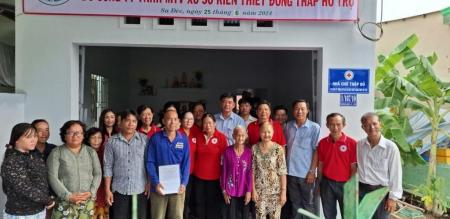 Lễ bàn giao nhà của Hội Chữ thập đỏ Lễ bàn giao nhà của Hội Chữ thập đỏ