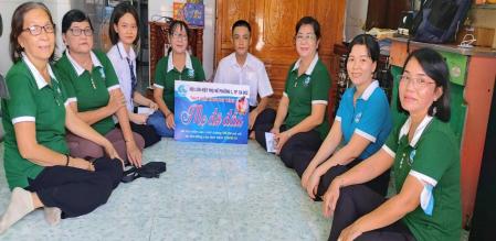 NHỮNG NGƯỜI “MẸ ĐỠ ĐẦU” CỦA TRẺ EM CÓ HOÀN CẢNH ĐẶC BIỆT TRÊN ĐỊA BÀN PHƯỜNG 1 NHỮNG NGƯỜI “MẸ ĐỠ ĐẦU” CỦA TRẺ EM CÓ HOÀN CẢNH ĐẶC BIỆT TRÊN ĐỊA BÀN PHƯỜNG 1