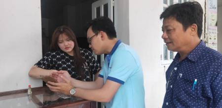 TỔ CÔNG NGHỆ SỐ PHƯỜNG 1 VẬN ĐỘNG NGƯỜI DÂN THANH TOÁN KHÔNG DÙNG TIỀN MẶT TỔ CÔNG NGHỆ SỐ PHƯỜNG 1 VẬN ĐỘNG NGƯỜI DÂN THANH TOÁN KHÔNG DÙNG TIỀN MẶT